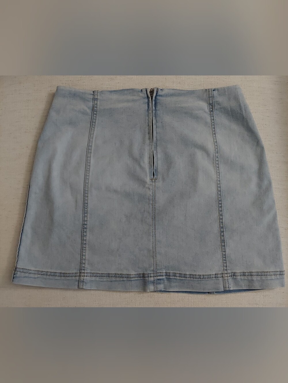 Wild fable Light Wash Denim Skirt. Size 12. S-607